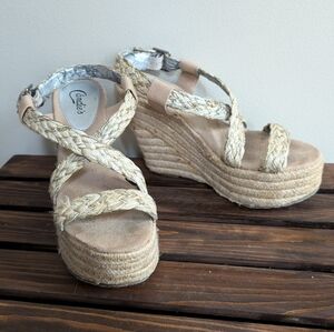NWOT Candies Wedges